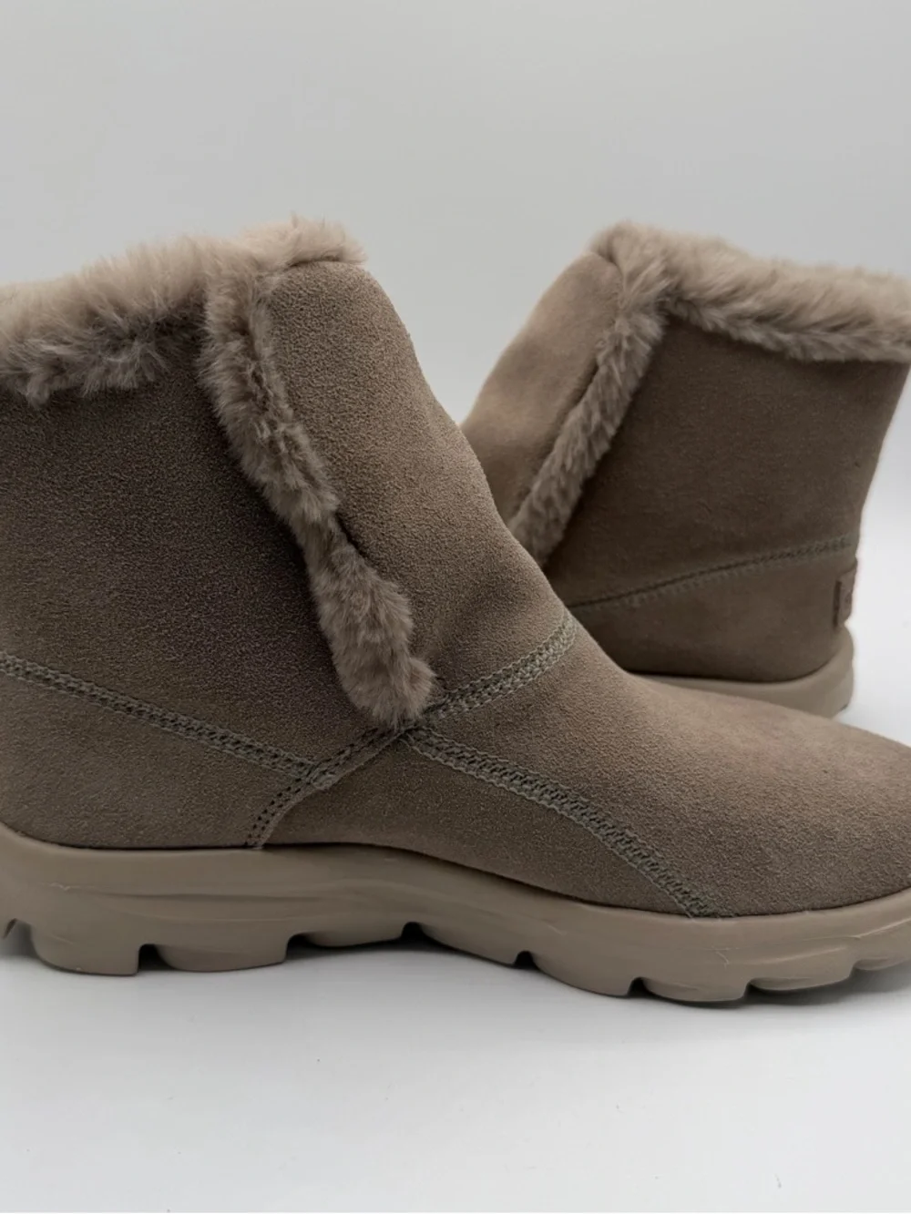 Skechers On The Go 400 Blaze Boots 5 Taupe Suede Faux Fur Goga Mat NWOB